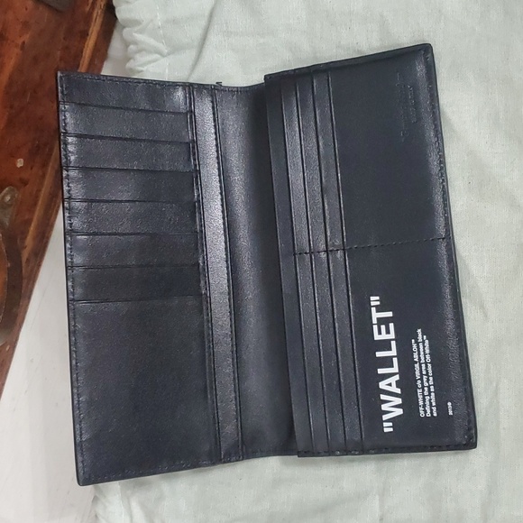 Off-white 'wallet' - Picture 2 of 5
